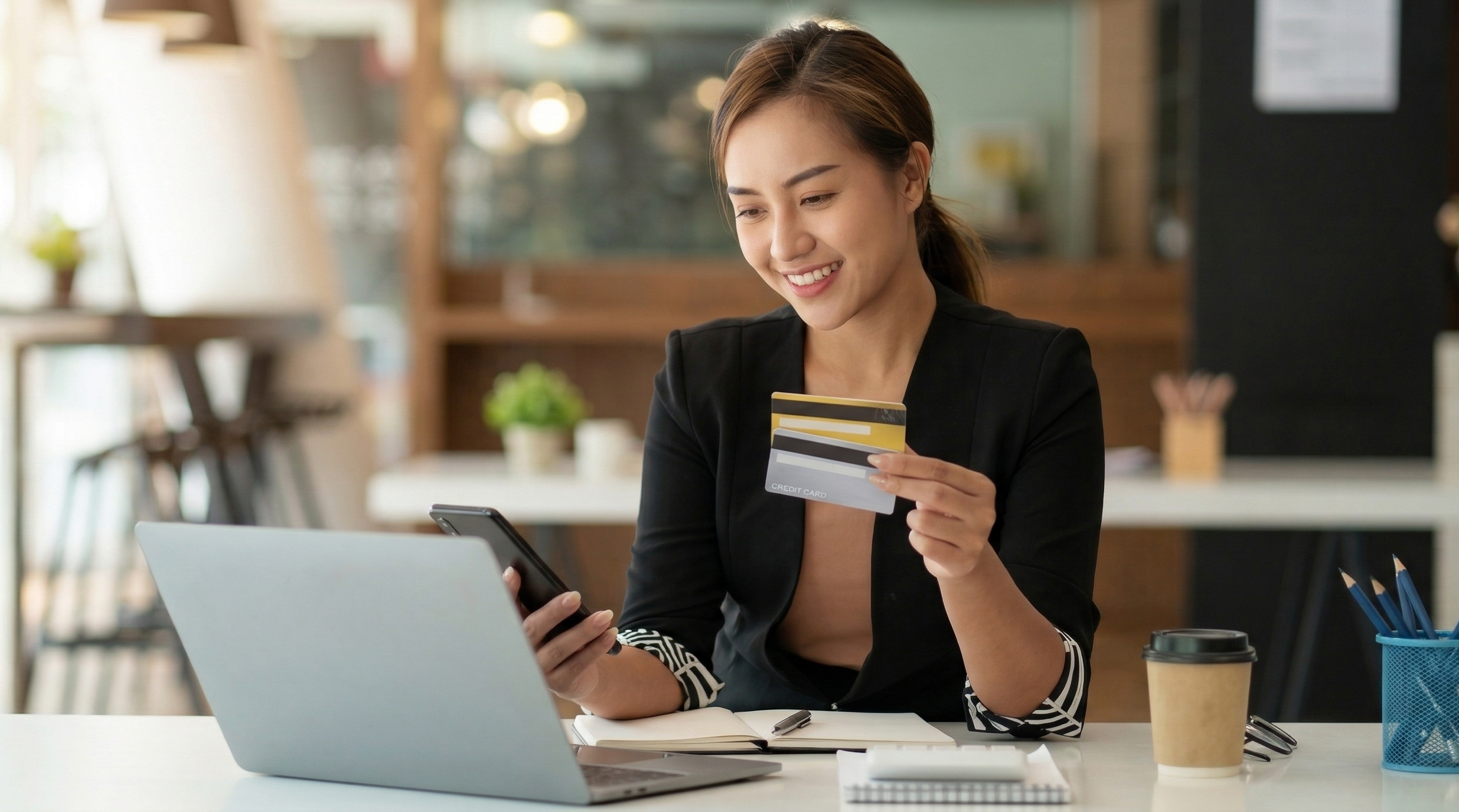 Phân biệt thẻ tín dụng và thẻ ghi nợ để sử dụng hợp lý