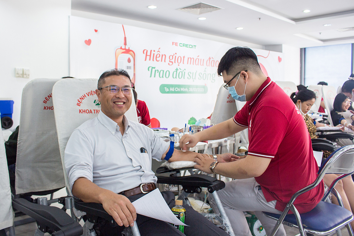 Nhân viên FE CREDIT tham gia ngày hội Hiến giọt máu đào, trao đời sự sống