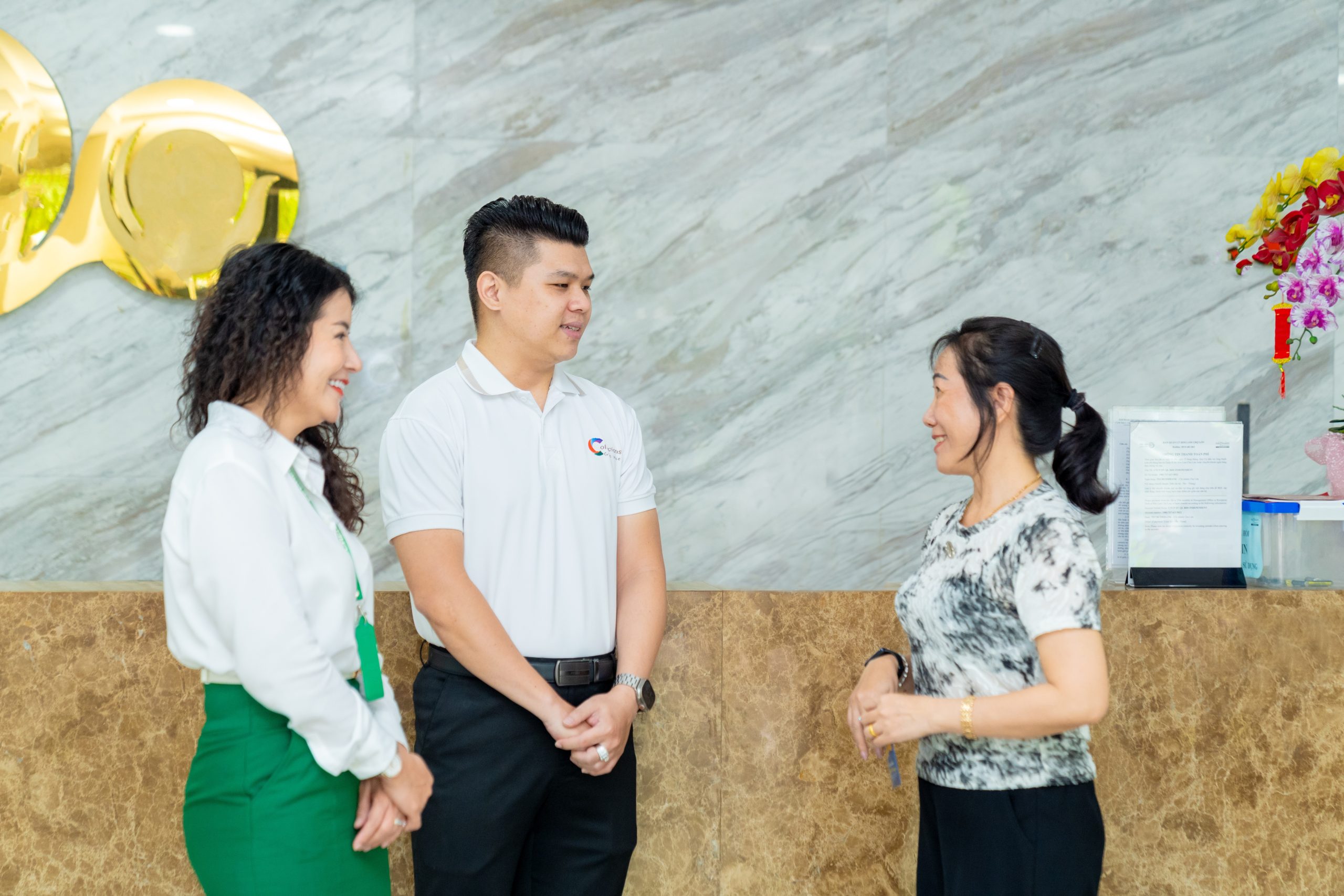 FE CREDIT luôn trao đổi và lắng nghe ý kiến đóng góp của khách hàng để cải thiện chất lượng sản phẩm, dịch vụ. (Ảnh FE CREDIT)