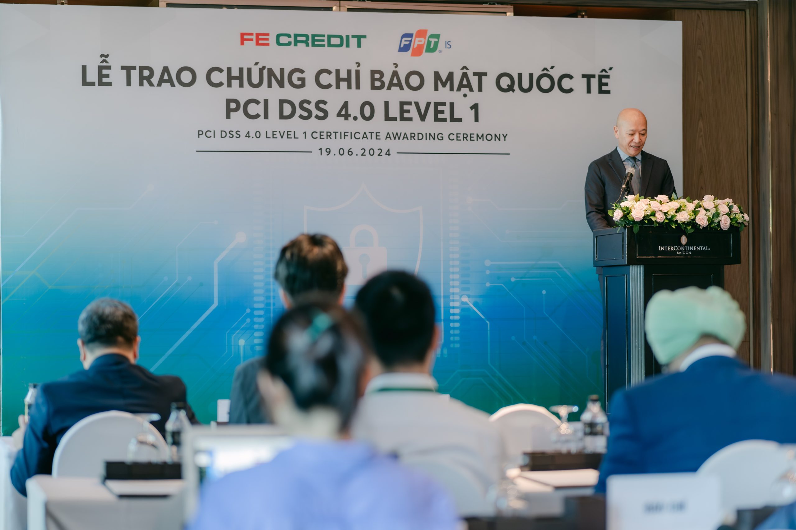 Phó Chủ tịch Hội đồng Thành viên FE CREDIT phát biểu tại buổi lễ