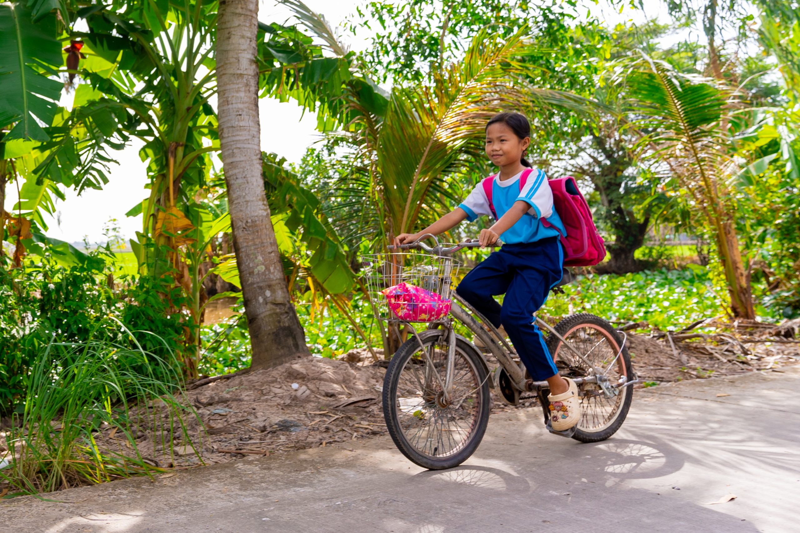 FE CREDIT trao tặng học bổng cho học sinh trường Tiểu học Châu Thới