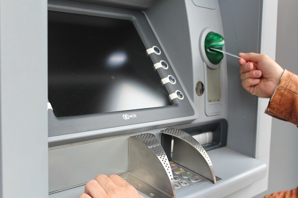 Rút tiền từ thẻ tín dụng qua ATM